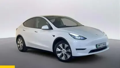 Begagnad Tesla Model Y Long Range AWD 286 kW (389 HK) 2025 SUV