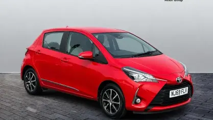 Used Toyota Yaris 111 HP (81 kW) 2019 Red Hatchback