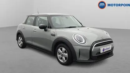 Begagnad Mini Cooper Classic 136 HK (100 kW) 2022 Halvkombi
