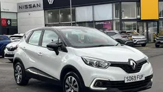 White Used 2019 Renault Captur Play SUV | £9,739 (Fair price)