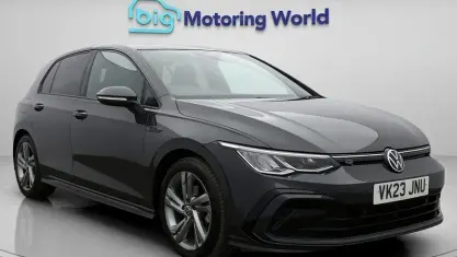 Second-hand VW Golf VIII R-line 150 CP (110 kW) 2023 Gri Hatchback
