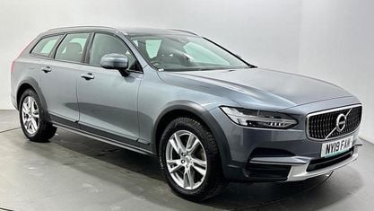 Używany Volvo V90 CC 250 KM (183 kW) 2019 Szary Kombi