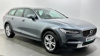 Used Volvo V90 CC 250 HP (183 kW) 2019 Estate