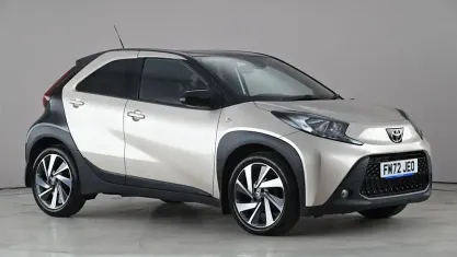 Used Toyota Aygo X 72 HP (52 kW) 2022 Beige SUV