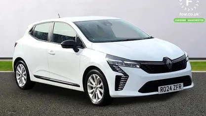 Used Renault Clio V Evolution 143 HP (105 kW) 2024 White Hatchback