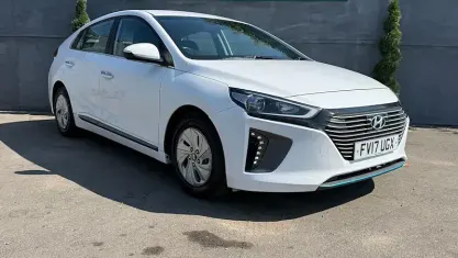 Used Hyundai Ioniq Premium 141 HP (103 kW) 2017 White Hatchback