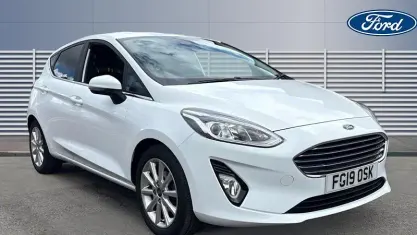 Usado Ford Fiesta Titanium 101 CV (74 kW) 2019 Blanco Utilitario