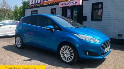 Used Ford Fiesta Titanium 125 HP (91 kW) 2015 Blue Hatchback