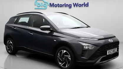Begagnad Hyundai Bayon SE 101 HK (74 kW) 2023 Grå SUV