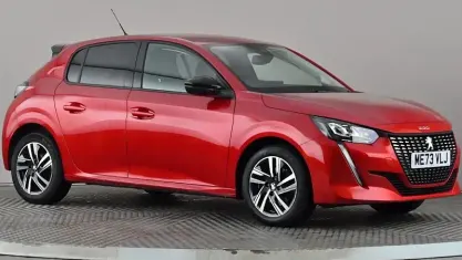 Used Peugeot 208 Allure+ 131 HP (96 kW) 2023 Red Hatchback