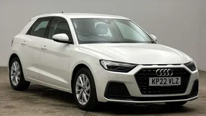 Used Audi A1 Sportback Sport 95 HP (69 kW) 2022 White Hatchback