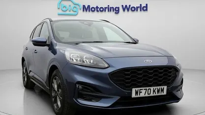 Usado Ford Kuga ST-Line 150 HP (110 kW) 2021 Azul SUV