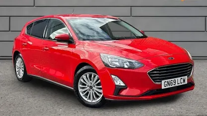 Begagnad Ford Focus Titanium 125 HK (91 kW) 2020 Halvkombi