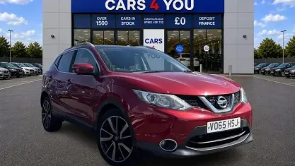 Used Nissan Qashqai S 110 HP (80 kW) 2015 Red SUV