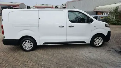 Used Vauxhall Vivaro 101 HP (74 kW) 2022 MPV