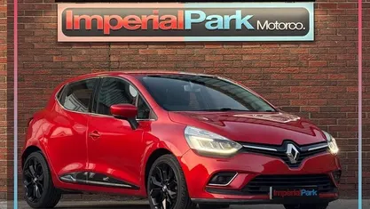 Begagnad Renault Clio IV Dynamique 120 HK (88 kW) 2017 Röd Halvkombi
