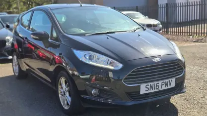 Used Ford Fiesta Zetec 82 HP (60 kW) 2016 Black Hatchback