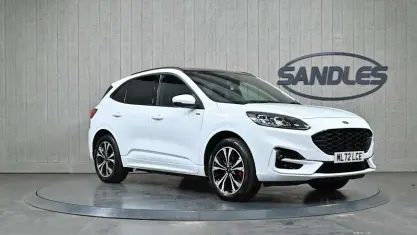 Usado Ford Kuga ST-Line X 225 CV (165 kW) 2022 Blanco SUV