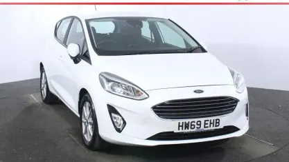 Used Ford Fiesta Zetec 101 HP (74 kW) 2019 White Hatchback