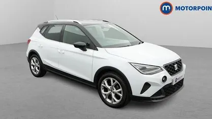 White Used 2023 Seat Arona FR SUV | £15,599 (Fair price)