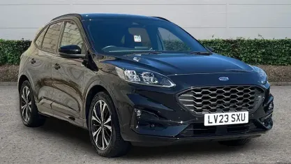 Usado Ford Kuga ST-Line X 190 HP (139 kW) 2023 Preto SUV