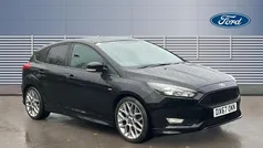 Black Used 2016 Ford Focus ST-Line Hatchback | £9,564 (Fair price)