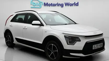 Begagnad Kia Niro 141 HK (103 kW) 2023 Vit SUV