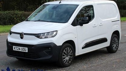 Second-hand Citroën Berlingo 102 CP (75 kW) 2025 Monovolum
