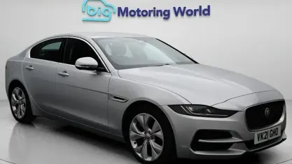 Usado Jaguar XE S 250 HP (183 kW) 2021 Prateado Sedan