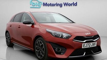 Begagnad Kia Ceed GT-Line 160 HK (117 kW) 2022 Röd Halvkombi