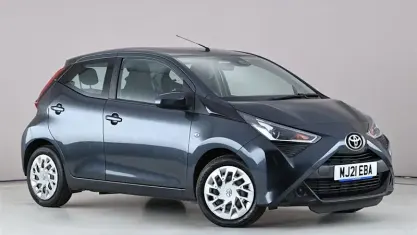 Used Toyota Aygo X-play 72 HP (52 kW) 2021 Grey Hatchback