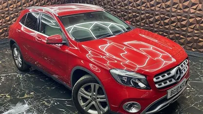 Used Mercedes GLA200 156 HP (114 kW) 2018 Red SUV