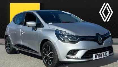 Usado Renault Clio IV Play 76 HP (55 kW) 2019 Prateado Citadino