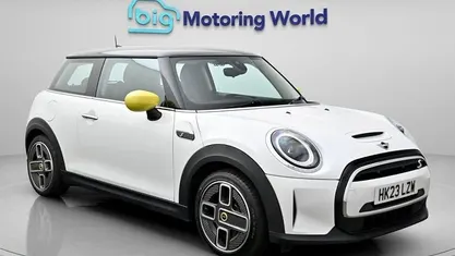 Used Mini Cooper Level 1 135 kW (184 HP) 2023 Hatchback