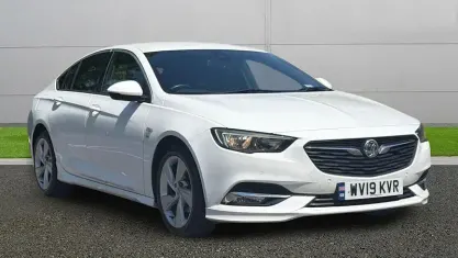 Usado Vauxhall Insignia Sport 165 CV (121 kW) 2019 Blanco Utilitario