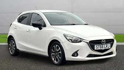 Used Mazda 2 75 HP (55 kW) 2016 White Hatchback