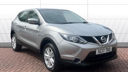 Używany Nissan Qashqai Acenta 110 KM (80 kW) 2017 Srebrny SUV