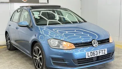 Used VW Golf VII SE 122 HP (89 kW) 2013 Blue Hatchback