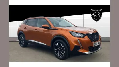 Używany Peugeot 2008 Allure 101 KM (74 kW) 2021 Pomarańczowy SUV