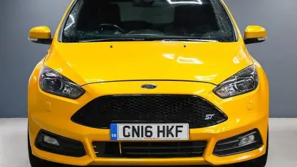 Używany Ford Focus ST 250 KM (183 kW) 2016 Żółty Hatchback