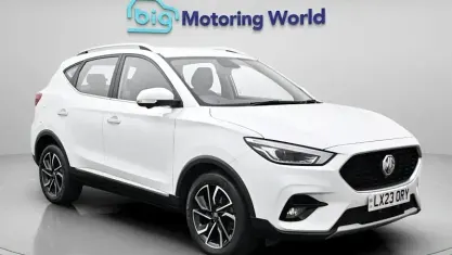 Begagnad MG ZS Exclusive 111 HK (81 kW) 2023 Vit SUV