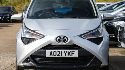 Used Toyota Aygo X-play 72 HP (52 kW) 2021 Silver Hatchback