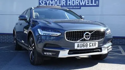 Used Volvo V90 CC Pro 190 HP (139 kW) 2019 Estate