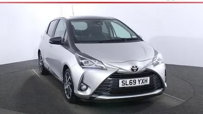 Used Toyota Yaris 111 HP (81 kW) 2019 Silver Hatchback