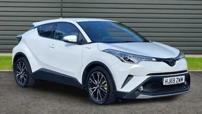Used Toyota C-HR 122 HP (89 kW) 2019 White SUV