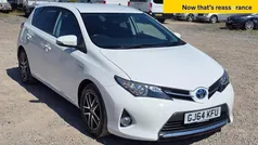 White Used 2014 Toyota Auris Hybrid Plus Hatchback | £9,488 (Fair price)