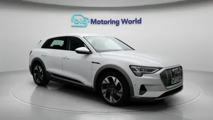 Usado Audi e-tron Sport 230 kW (313 CV) 2022 Blanco SUV