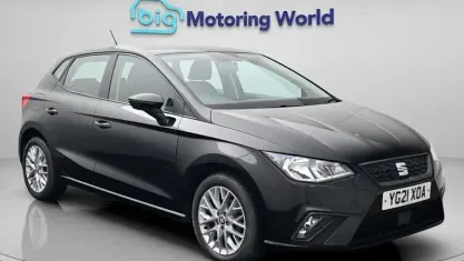 Usado Seat Ibiza SE Technology 95 CV (69 kW) 2021 Negro Utilitario