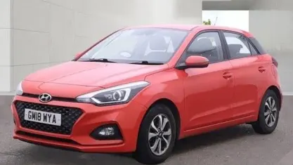 Used Hyundai i20 SE 101 HP (74 kW) 2018 Red Hatchback
