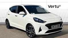 White Used 2023 Hyundai i10 Premium Hatchback | £16,111 (Fair price)